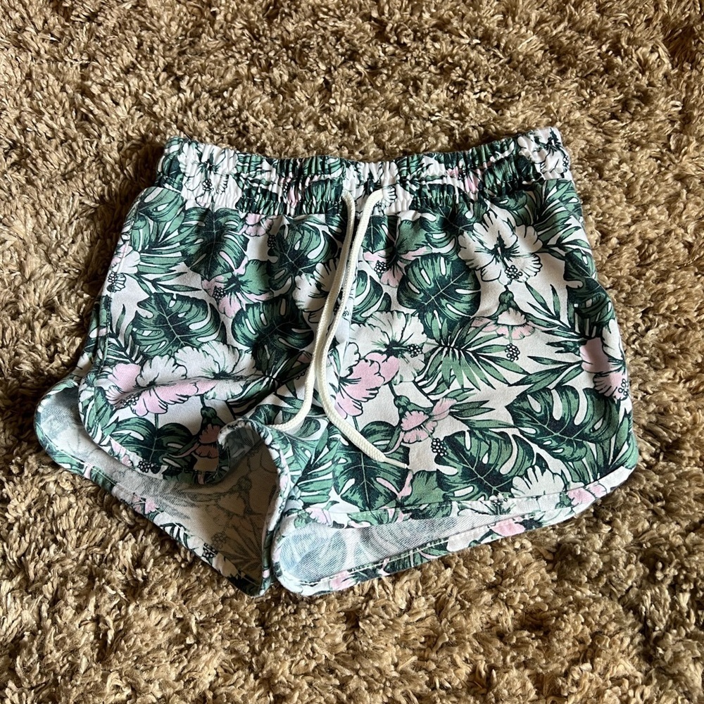Like new Lit 26 green floral lounge shorts